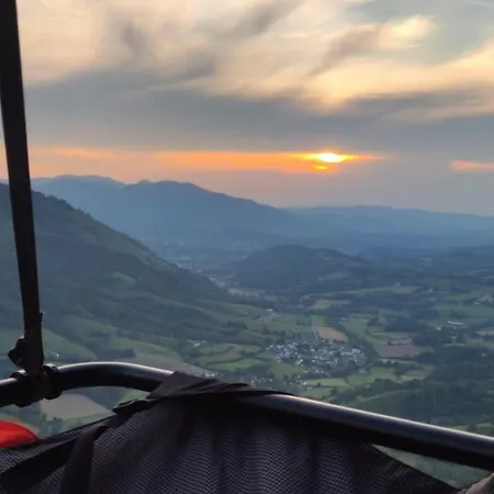 Pyrenees Nuit Suspendue * 蒙特雷
